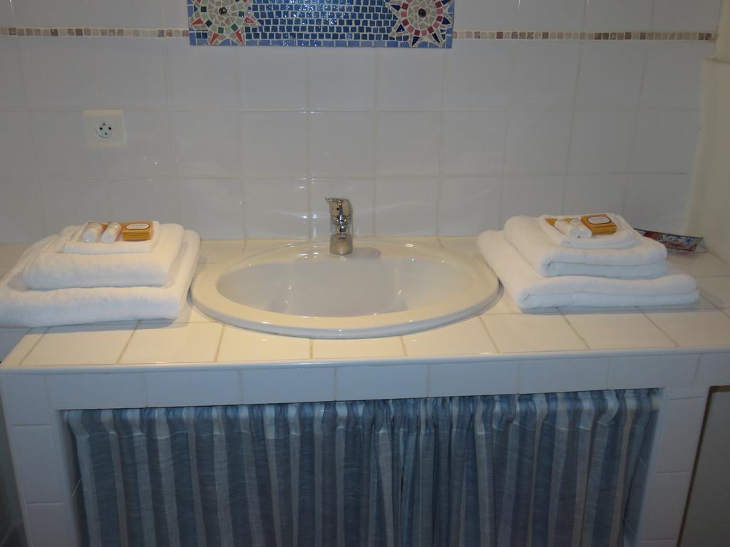 Le Clos Des Canebiers Bed and Breakfast Grasse Kamer foto