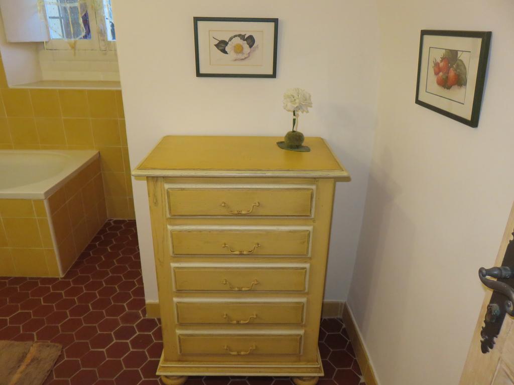 Le Clos Des Canebiers Bed and Breakfast Grasse Kamer foto