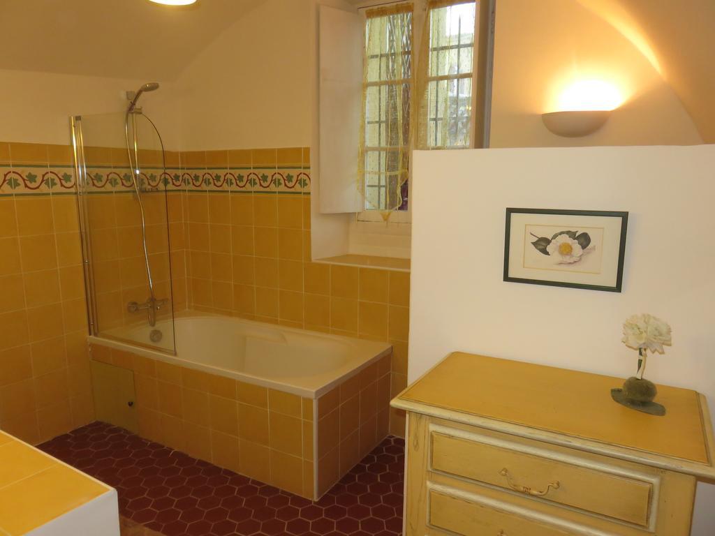 Le Clos Des Canebiers Bed and Breakfast Grasse Kamer foto
