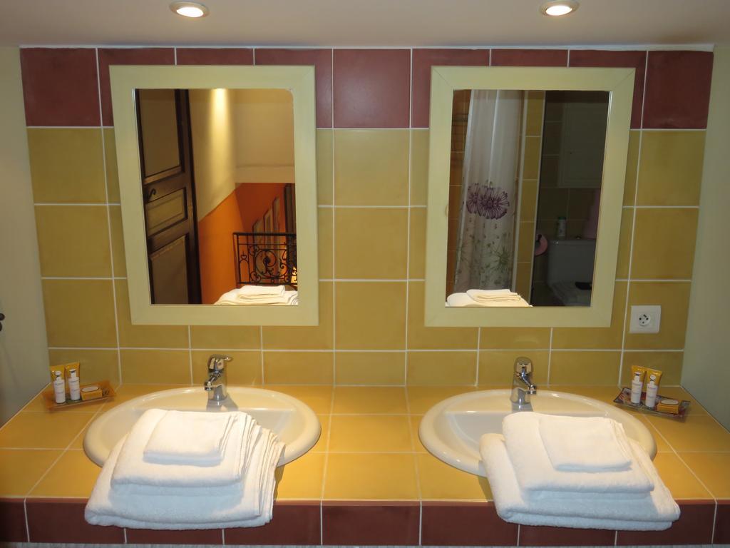 Le Clos Des Canebiers Bed and Breakfast Grasse Kamer foto