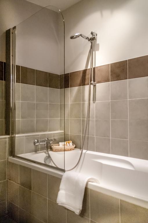 Le Clos Des Canebiers Bed and Breakfast Grasse Kamer foto