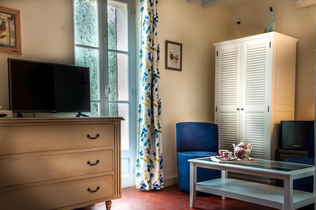 Le Clos Des Canebiers Bed and Breakfast Grasse Kamer foto