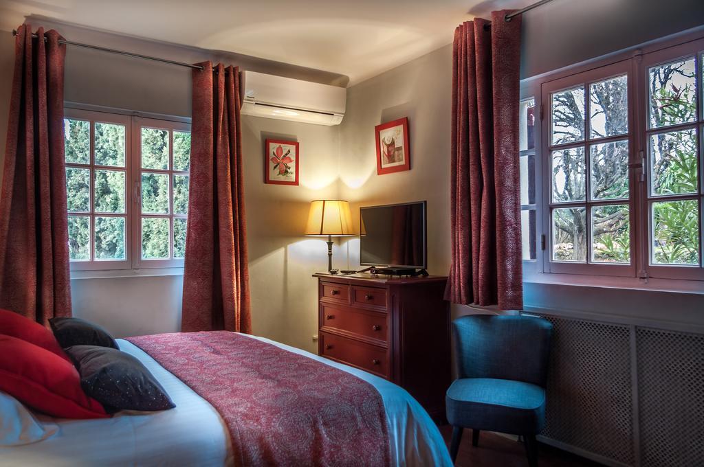 Le Clos Des Canebiers Bed and Breakfast Grasse Kamer foto
