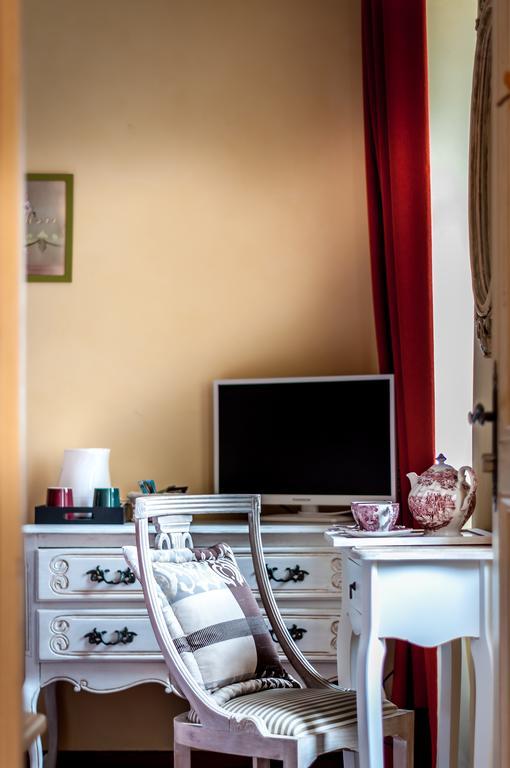 Le Clos Des Canebiers Bed and Breakfast Grasse Kamer foto